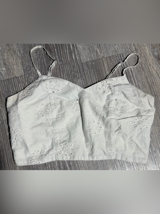 Tops - White Floral Eyelet Cropped Cami Top - Size M